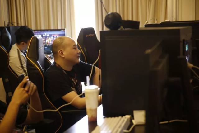 三月DOTA2在线人数峰值增长1.5万