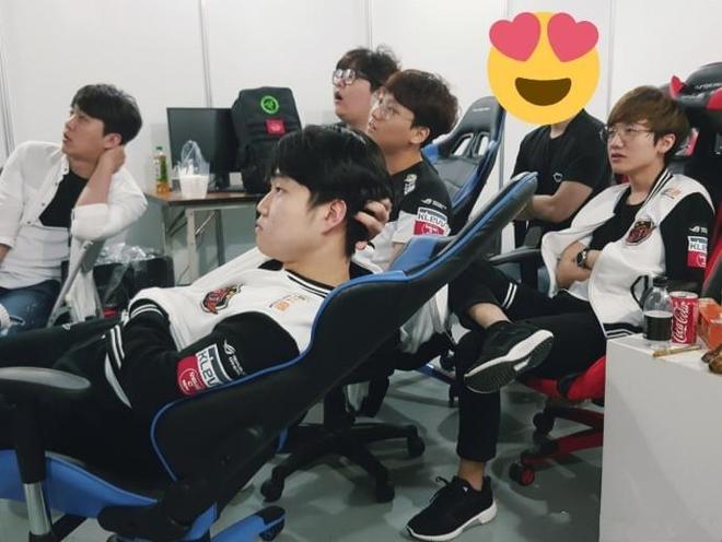 LGD群访 教练：我们中后期找机会能力比较强 恰好对面给了机会