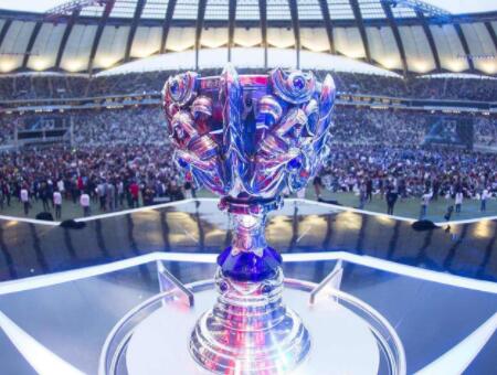 全球最高同时在线突破90万人！运营8年的《PUBG》为何还这么火？