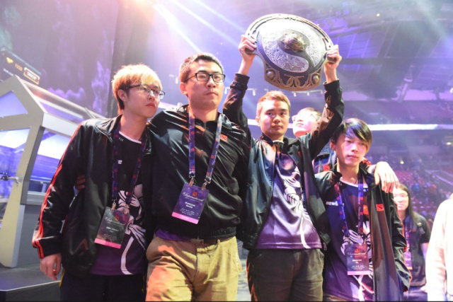 保持记录 NAVI连续10届BLAST小组赛成功出线