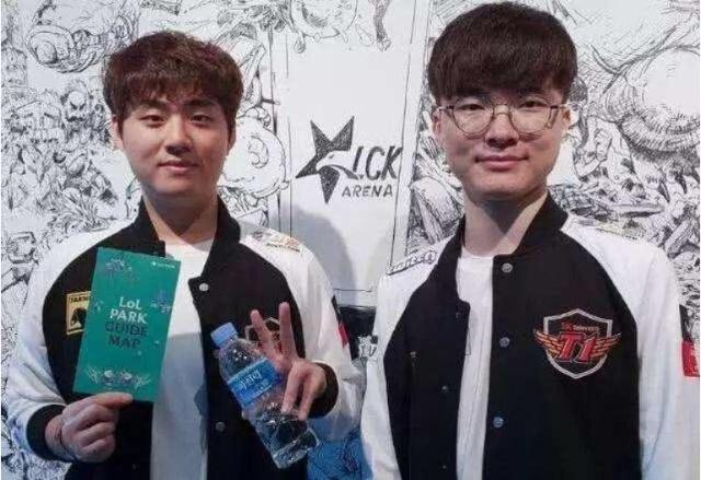 faker ： ＂在我与 SKT 的时光中，我有许多美好的回忆；与 T1 一起，我经历了很多个人成长＂